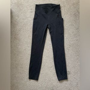 Lululemon women’s leggings size 4 heathered gray, insane 25”